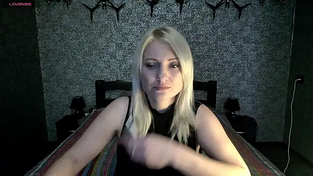 annagreeneyess online show from April 2026 12:32:02 PM