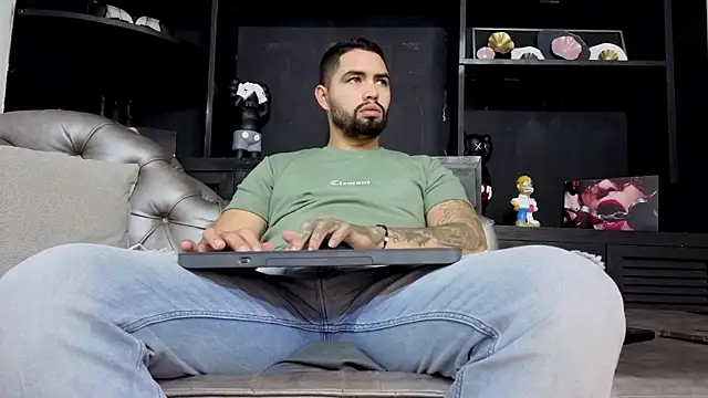 Snapshot of matteosantos chatting on January 2026 12:01:02 PM matteosantos online show from January 2026 12:01:02 PM