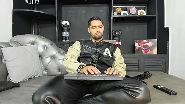 matteosantos online show from November 2025 11:47:02 AM