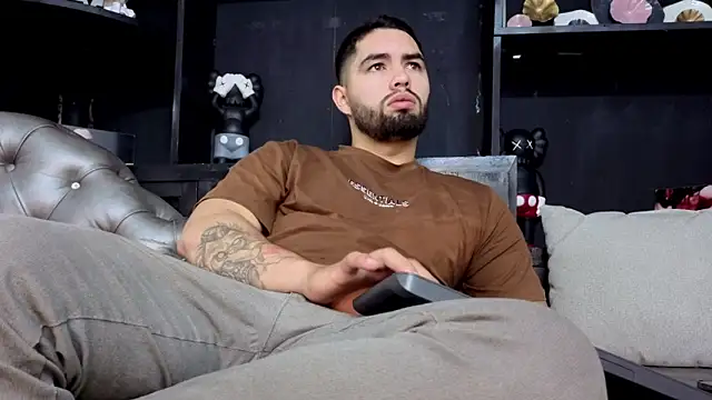 Snapshot of matteosantos chatting on February 2026 12:02:02 PM matteosantos online show from February 2026 12:02:02 PM