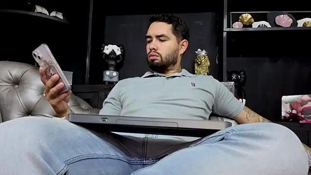 Snapshot of matteosantos chatting on December 2025 11:56:01 AM matteosantos online show from December 2025 11:56:01 AM