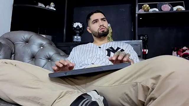 Snapshot of matteosantos chatting on February 2026 12:01:02 PM matteosantos online show from February 2026 12:01:02 PM