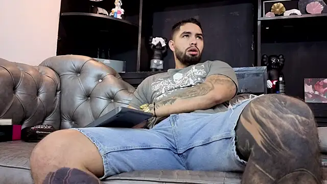 Snapshot of matteosantos chatting on March 2026 12:13:02 PM matteosantos online show from March 2026 12:13:02 PM