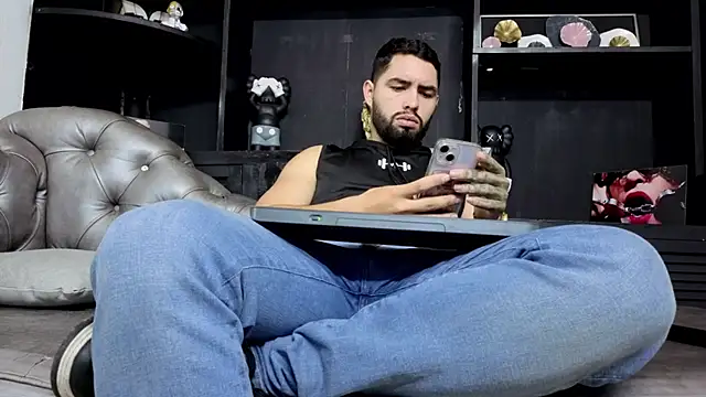 Snapshot of matteosantos chatting on February 2026 12:48:02 PM matteosantos online show from February 2026 12:48:02 PM