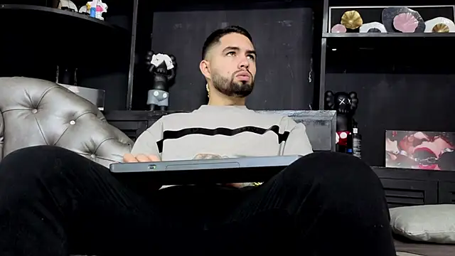 Snapshot of matteosantos chatting on February 2026 12:05:02 PM matteosantos online show from February 2026 12:05:02 PM