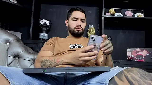 Snapshot of matteosantos chatting on December 2025 10:41:01 AM matteosantos online show from December 2025 10:41:01 AM