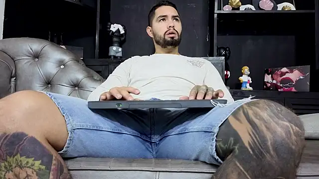 Snapshot of matteosantos chatting on January 2026 11:47:01 AM matteosantos online show from January 2026 11:47:01 AM