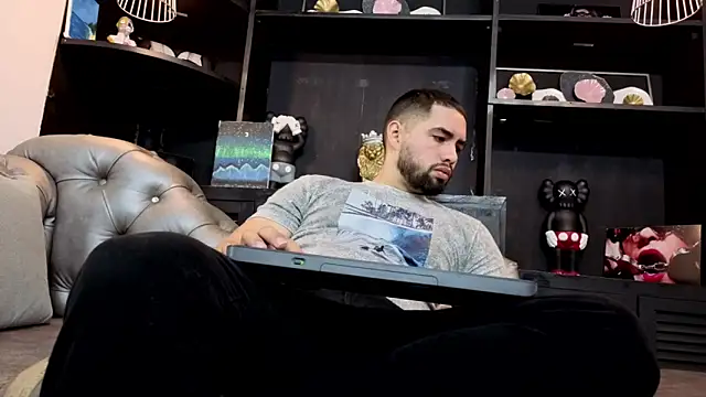 Snapshot of matteosantos chatting on April 2026 12:09:02 PM matteosantos online show from April 2026 12:09:02 PM