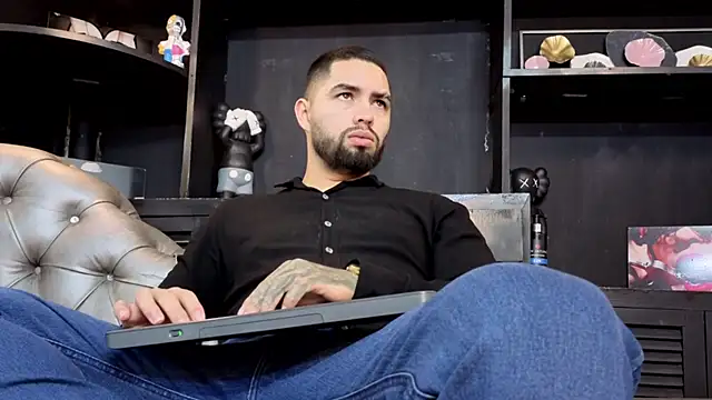 Snapshot of matteosantos chatting on March 2026 11:55:01 AM matteosantos online show from March 2026 11:55:01 AM