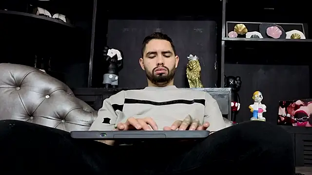 Snapshot of matteosantos chatting on January 2026 12:01:01 PM matteosantos online show from January 2026 12:01:01 PM