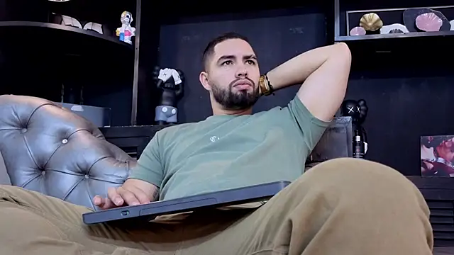 Snapshot of matteosantos chatting on March 2026 11:54:02 AM matteosantos online show from March 2026 11:54:02 AM