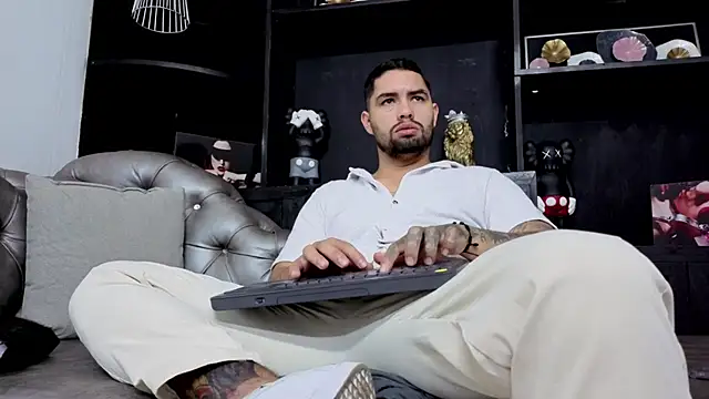 matteosantos online show from November 2025 12:09:01 PM