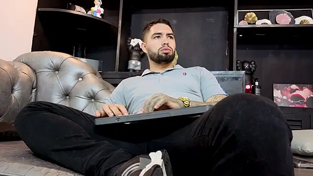 Snapshot of matteosantos chatting on March 2026 12:01:01 PM matteosantos online show from March 2026 12:01:01 PM