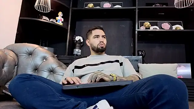 Snapshot of matteosantos chatting on March 2026 11:51:01 AM matteosantos online show from March 2026 11:51:01 AM