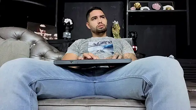 matteosantos online show from November 2025 11:42:01 AM