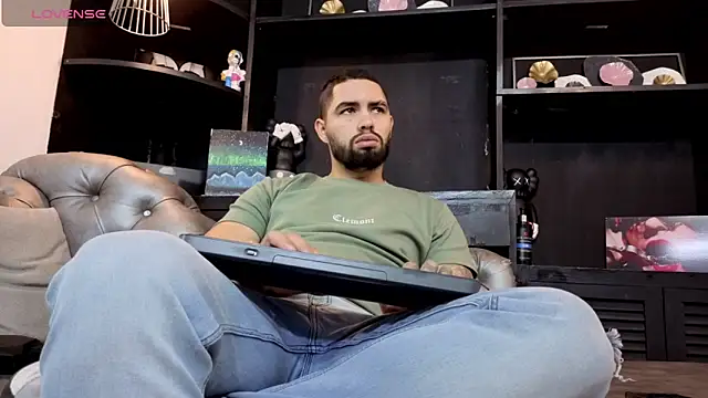 Snapshot of matteosantos chatting on March 2026 11:43:01 AM matteosantos online show from March 2026 11:43:01 AM