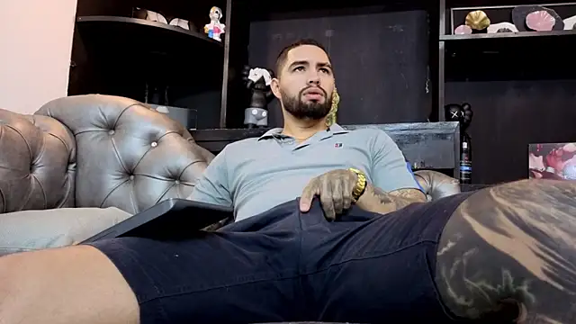 Snapshot of matteosantos chatting on March 2026 11:43:01 AM matteosantos online show from March 2026 11:43:01 AM