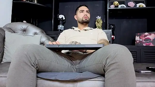 matteosantos online show from November 2025 11:43:02 AM