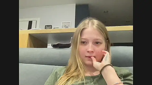 Snapshot of CharmingSarah chatting on January 2025 06:07:01 PM CharmingSarah online show from January 2025 06:07:01 PM