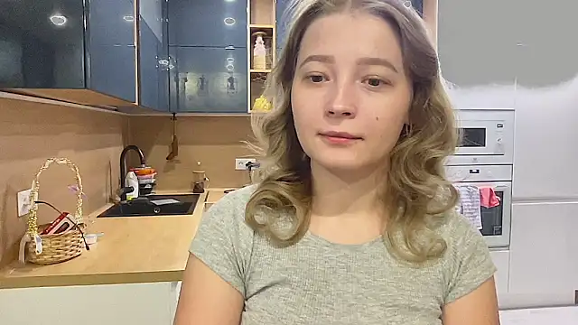 Snapshot of CharmingSarah chatting on September 2025 03:30:02 PM CharmingSarah online show from September 2025 03:30:02 PM