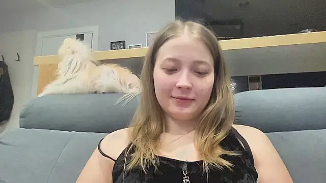 Snapshot of CharmingSarah chatting on March 2026 05:10:02 PM CharmingSarah online show from March 2026 05:10:02 PM