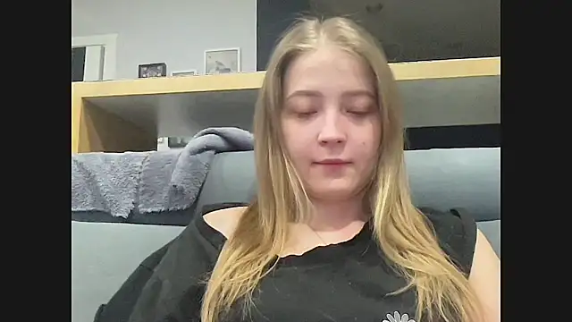 Snapshot of CharmingSarah chatting on February 2026 05:35:01 PM CharmingSarah online show from February 2026 05:35:01 PM