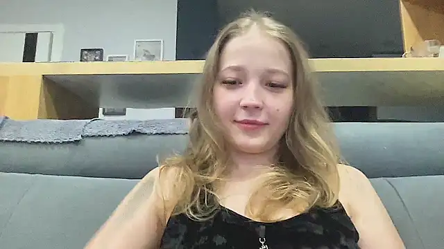 CharmingSarah online show from May 2026 04:26:02 PM