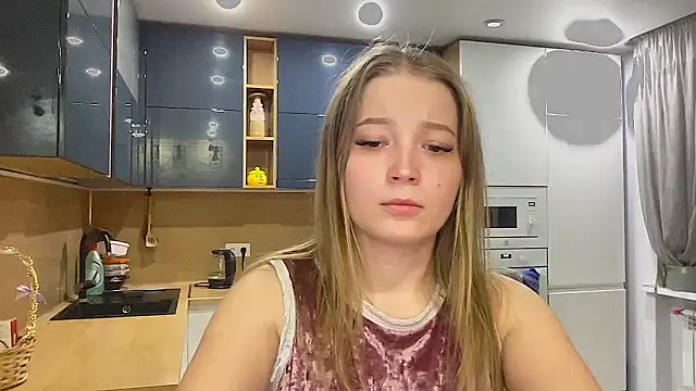 Snapshot of CharmingSarah chatting on November 2025 02:42:02 PM CharmingSarah online show from November 2025 02:42:02 PM