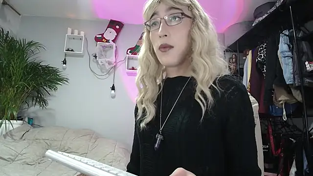 NicoleCortez online show from November 2025 01:04:02 AM