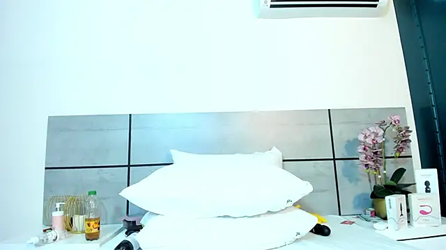 EmmaSmith2 online show from March 2026 05:08:02 AM