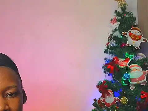 Snapshot of Cutteychiky chatting on December 2025 08:33:01 PM Cutteychiky online show from December 2025 08:33:01 PM