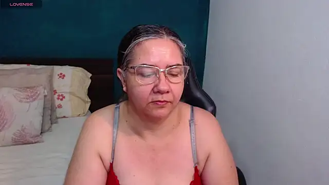 scaelettdubois online show from May 2026 02:33:02 AM