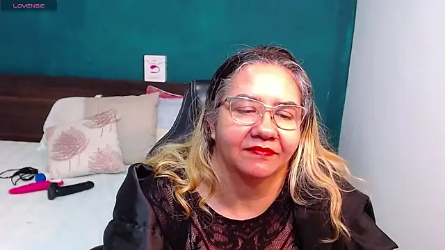 Snapshot of scaelettdubois chatting on February 2025 02:46:02 AM scaelettdubois online show from February 2025 02:46:02 AM