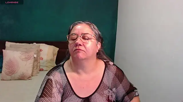 Snapshot of scaelettdubois chatting on July 2026 07:19:02 AM scaelettdubois online show from July 2026 07:19:02 AM