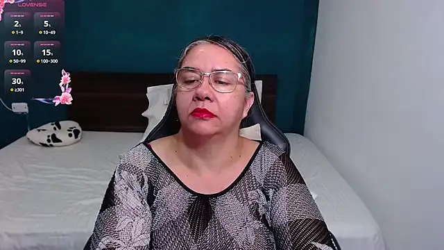 Snapshot of scaelettdubois chatting on October 2025 02:12:01 AM scaelettdubois online show from October 2025 02:12:01 AM