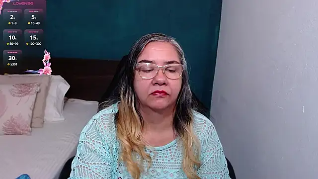 Snapshot of scaelettdubois chatting on September 2025 08:58:01 PM scaelettdubois online show from September 2025 08:58:01 PM
