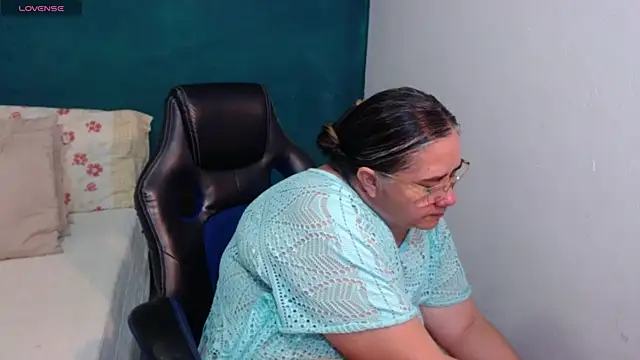 scaelettdubois online show from May 2026 02:38:02 AM