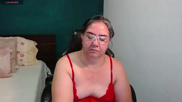 Snapshot of scaelettdubois chatting on July 2026 10:21:02 PM scaelettdubois online show from July 2026 10:21:02 PM