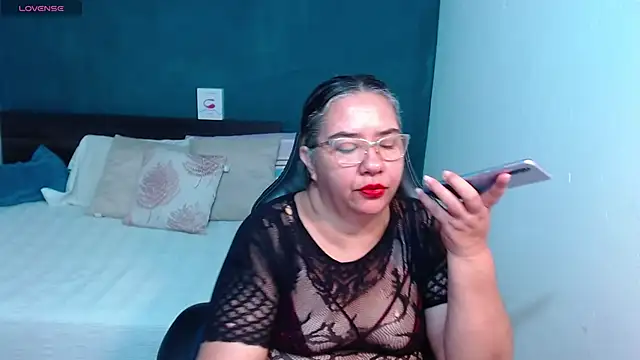 Snapshot of scaelettdubois chatting on March 2025 08:14:01 PM scaelettdubois online show from March 2025 08:14:01 PM