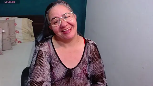 scaelettdubois online show from May 2026 07:58:02 PM