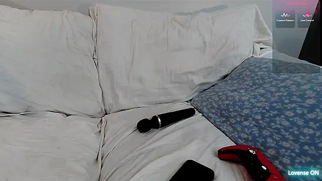 Snapshot of EmoDream1998 chatting on February 2026 11:38:01 PM EmoDream1998 online show from February 2026 11:38:01 PM