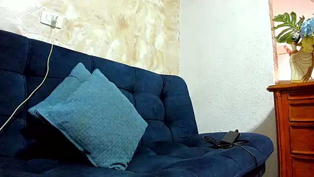 tiffanystonne online show from April 2026 09:38:02 PM