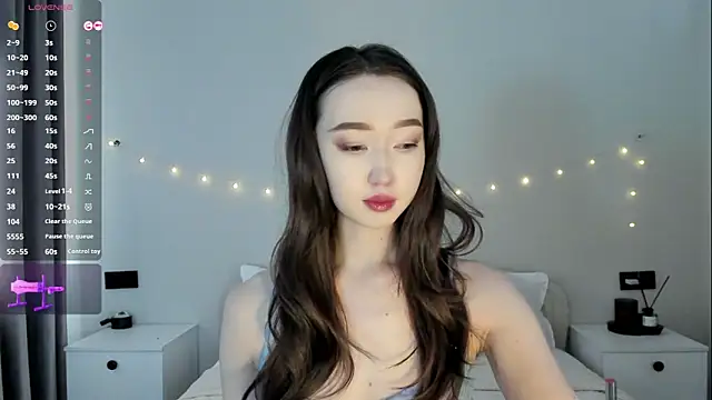  luna 022 online show from October 2025 04:35:01 AM