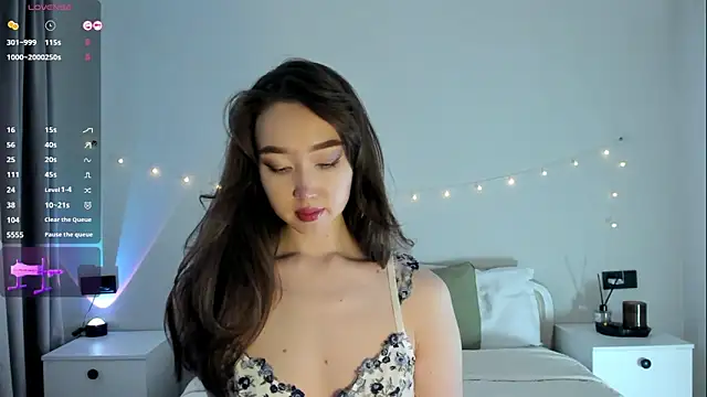  luna 022 online show from September 2025 04:30:01 AM