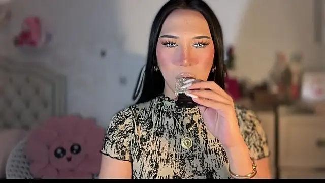 Ts glamxxxx online show from September 2025 12:38:02 PM