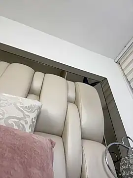 ALISSON FOXXX1 online show from November 2025 04:56:02 PM