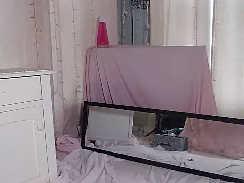 Snapshot of PrettyPinkPawg chatting on December 2025 09:04:01 PM PrettyPinkPawg online show from December 2025 09:04:01 PM