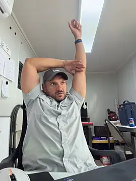 JonJ0 online show from April 2026 08:15:02 PM