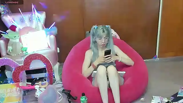 Skinygirl online show from May 2026 11:08:01 PM