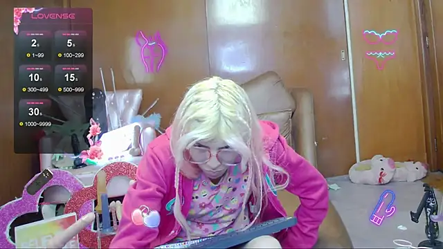 Snapshot of Skinygirl chatting on November 2025 11:30:02 PM Skinygirl online show from November 2025 11:30:02 PM